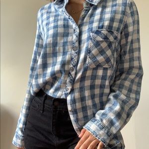 BLUE AND WHITE GINGHAM BUTTON DOWN